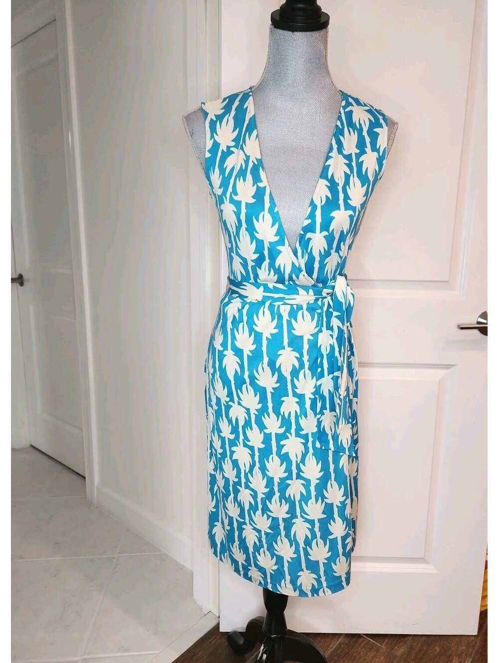 Diane Von Furstenberg Vintage Silk Wrap Dress Women's Sz 6 M Blue White Palms